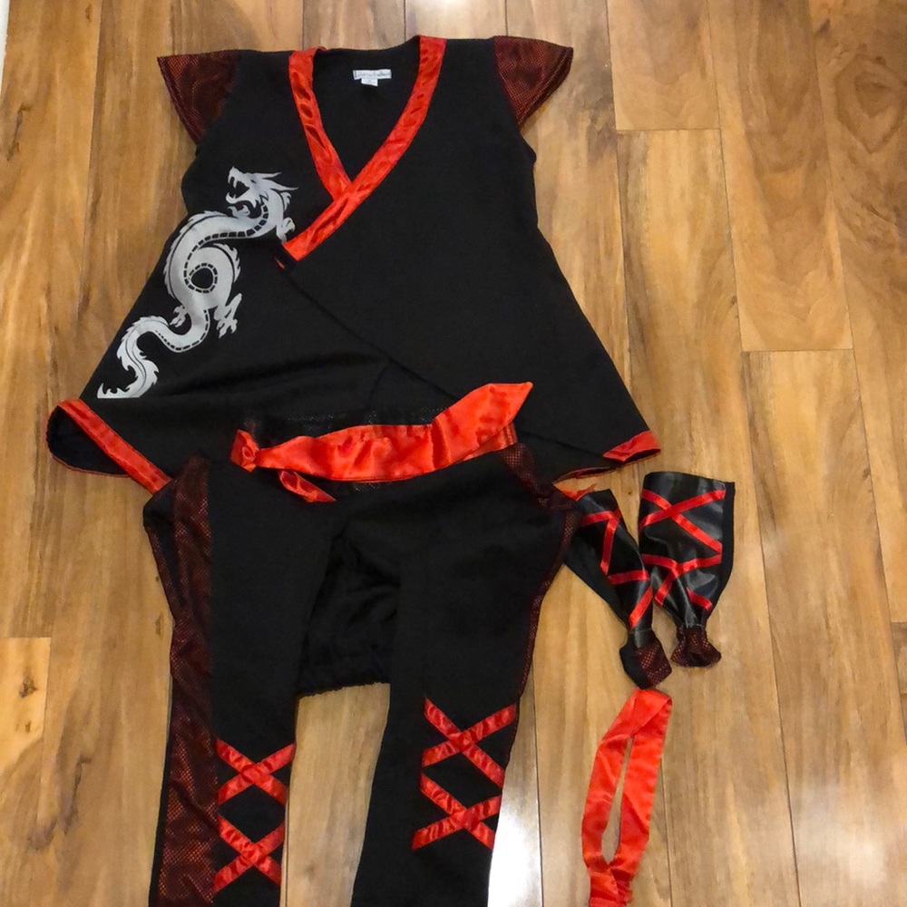 Chasing Fireflies Red Ninja Girls 6 pc. Costume Size 12